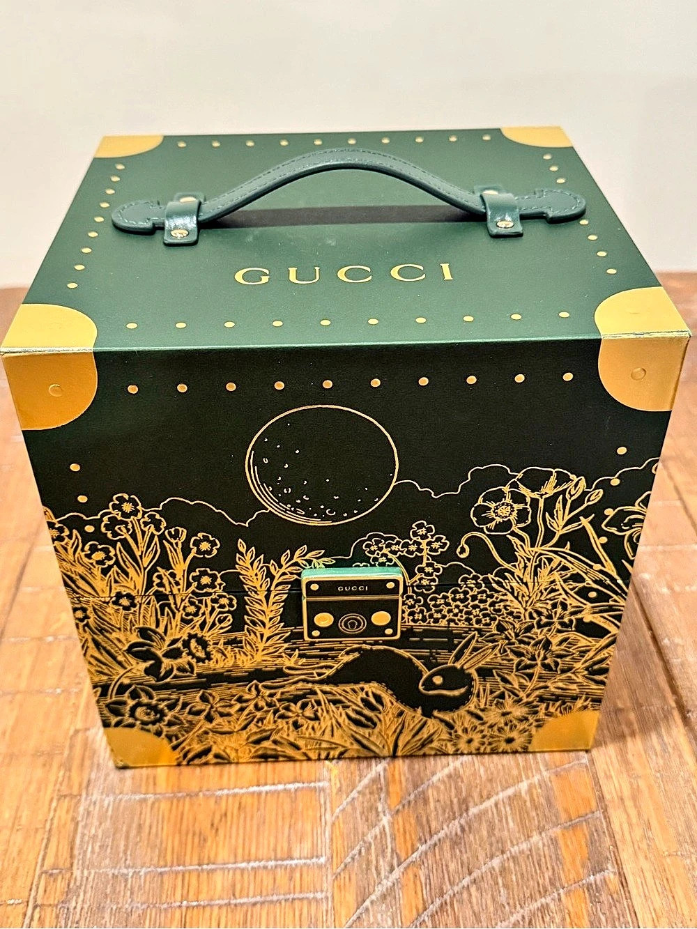 Gucci Beauty Emerald Vanity Case Cosmetic Box Green & Gold